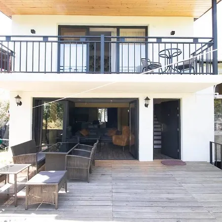 Ideally Located Spacious 3 Bedroom House Telavi Exterior photo