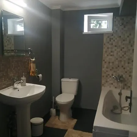 Ideally Located Spacious 3 Bedroom House Telavi Exterior photo