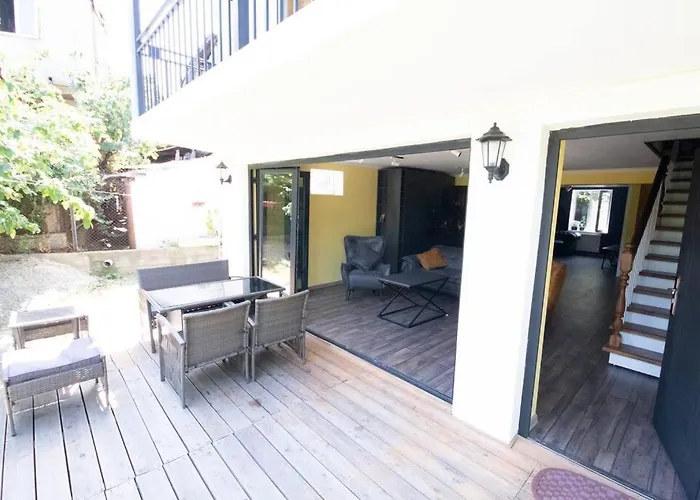 Ideally Located Spacious 3 Bedroom House